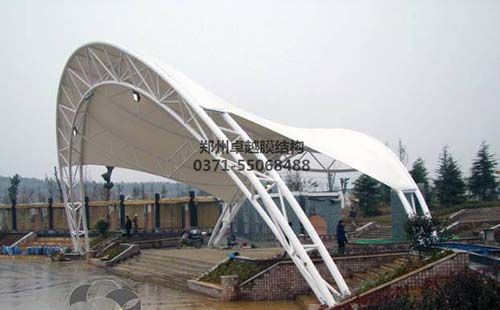 舞臺膜結構優勢突出