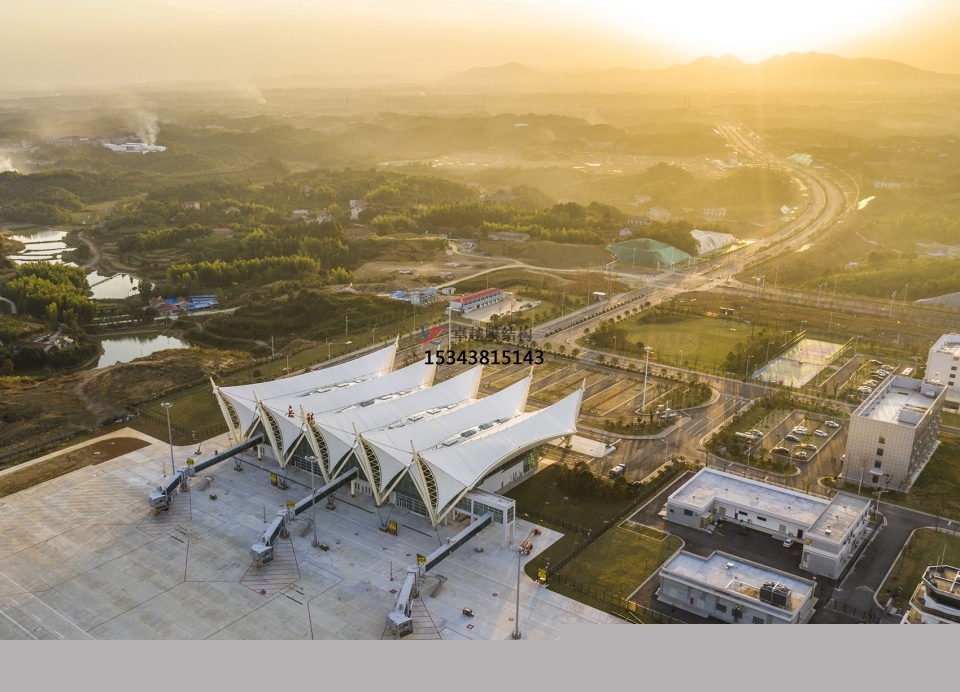 岳陽民用機場膜結構航站樓施工案例