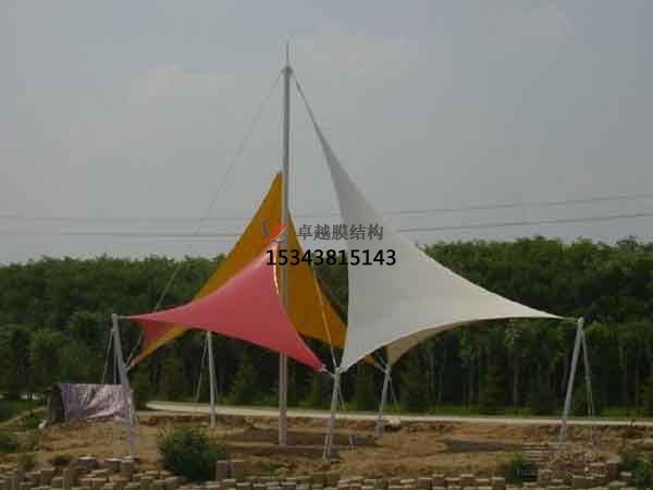 南陽商業廣場<font color='red'>張拉膜結構</font>景觀棚/雨棚設計搭建