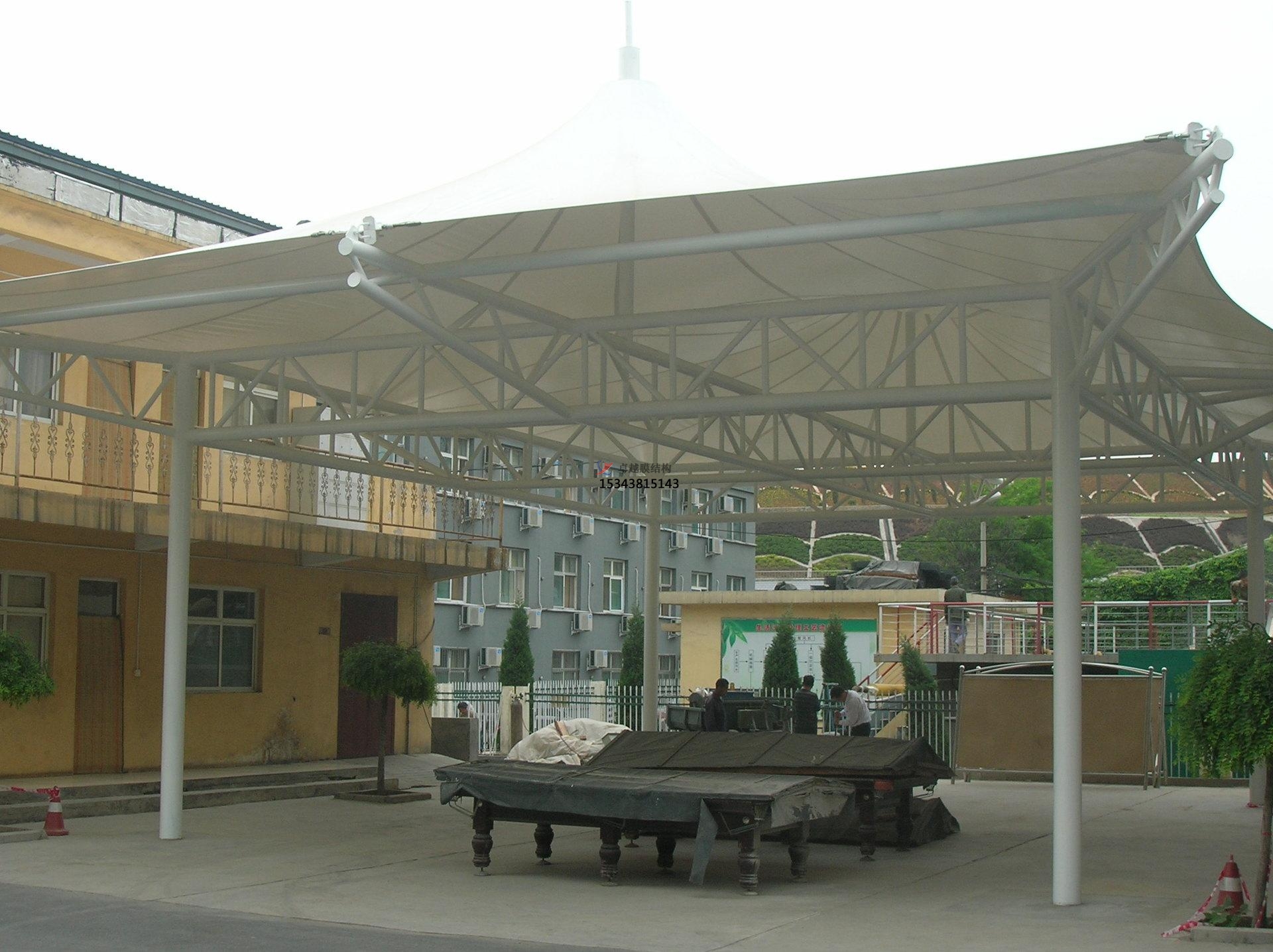 銅仁商業廣場雨棚搭建