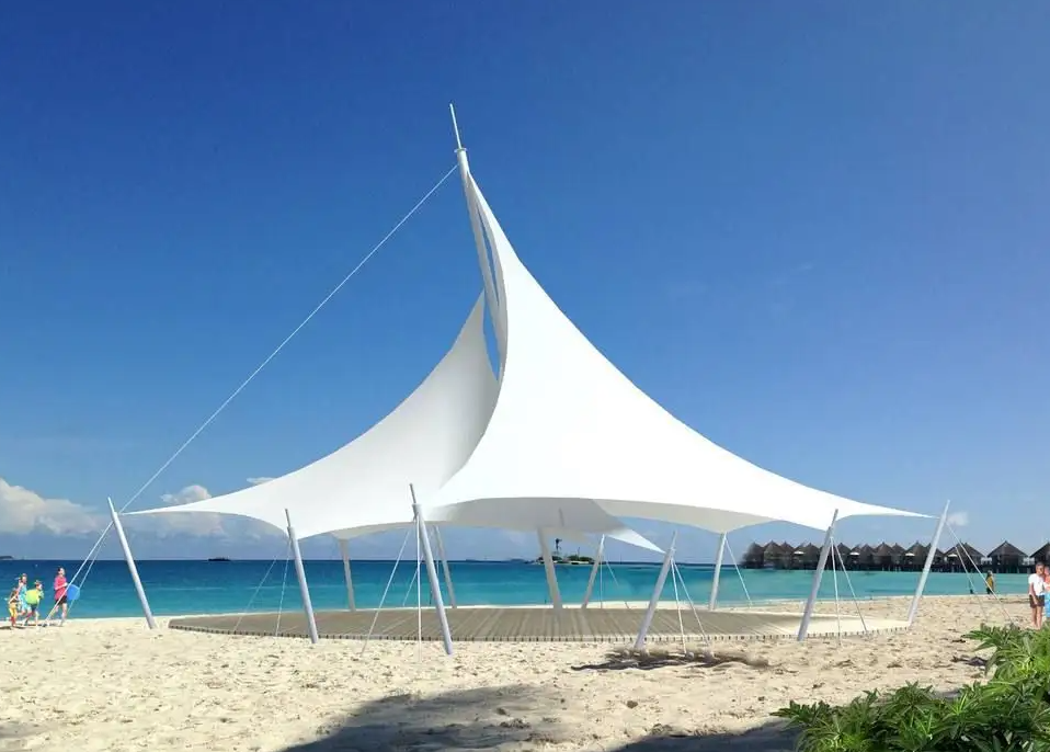 校園膜結(jié)構(gòu)體育看臺(tái)，耐用是王道，實(shí)惠是關(guān)鍵