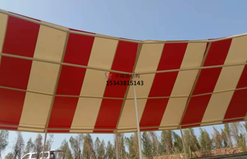 新密伏羲山景區云上牧場彩膜舞臺 