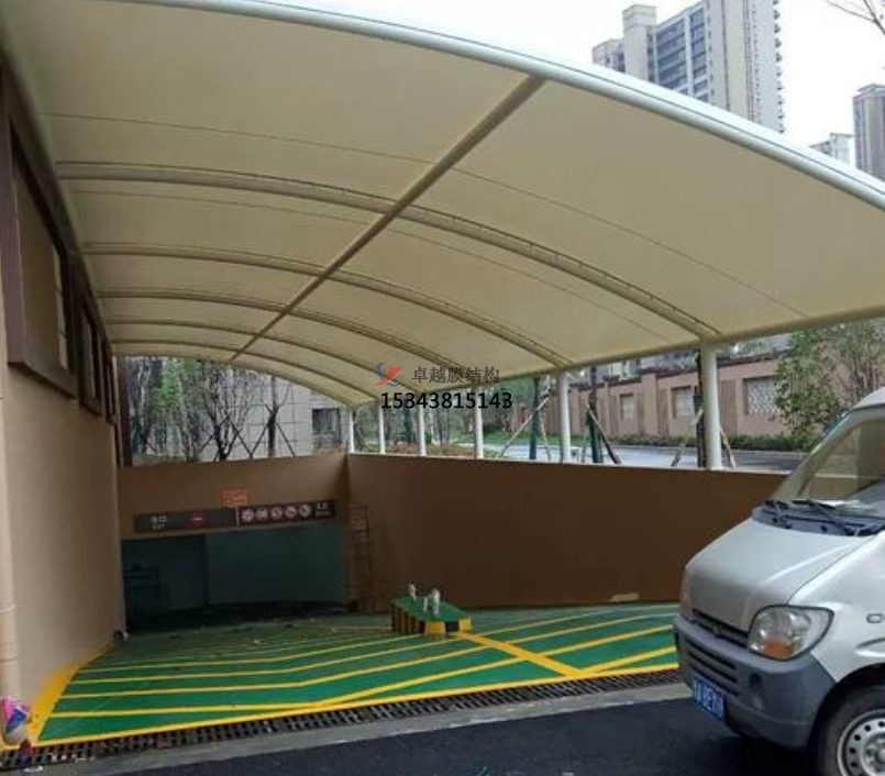 普洱車(chē)庫(kù)出入口雨棚——普洱膜結(jié)構(gòu)公司專(zhuān)業(yè)廠家